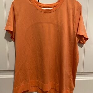 Lululemon Swiftly Tech Short-Sleeve Shirt 2.0 waist length